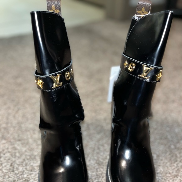 Trendy bootie with a chunky heel - Picture 3 of 3